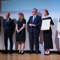 Recipients of the Karski2020 Award with members of JKEF’s Board of Directors, Michał Mrożek and Maciej Dyjas, and FEJK’s Director for Development, Bożena Regulska-Komornicka (Photo: Ewa Radziewicz)