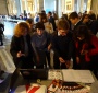 Prezes Fundacji Ewa Junczyk-Ziomecka pokazuje nauczycielom i uczniom wystawę Google Cultural Institute o Janie Karskim (KM)