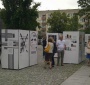 Ławeczka Jana Karskiego przed gmachem Muzeum Historii Żydów Polskich (4)