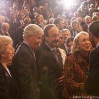 President Obama speaking to Wanda Urbanska 