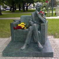 The unveiling of the Jan Karski bench in Warsaw