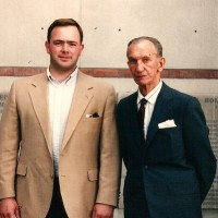 Tom Wood and Jan Karski outside the USHMM in 1996 (Stanislaw M. Jankowski)