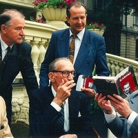 E. Thomas Wood, Jan Karski and Stanislaw M. Jankowski signing copies of the Polish edition in Lodz, 1996   (© Tom Wood)