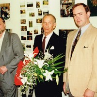 Stanislaw M. Jankowski, Jan Karski and E.Thomas Wood in Nowy Sacz, 1996  (© Tom Wood)