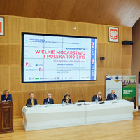 Ewa Junczyk-Ziomecka, President of Fundacja Edukacyjna Jana Karskiego, welcomes participants to the conference  (Photo: Przemek Bereza)