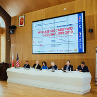 Presenters at the first panel discussion (Photo: Przemek Bereza)