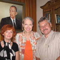 Lodz Museum Curators Maja Jakobczyk and Cezary Pawlak with Wanda Urbanska, with Jan Karski portrait