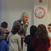 Wanda Urbanska answers follow-up questions from the 4th and 5th graders at the Hannah Senesh School (Photo: David Samuels)