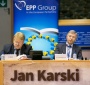 Na zdjęciu: Elmar Brok, przewodniczący Komisji Spraw Zagranicznych Parlamentu Europejskiego oraz Kjel Magne Bondevik, były premier Norwegii, autor raportu o "Odpowiedzialności za ochronę" dla ONZ (źródło: http://www.saryusz-wolski.pl/)