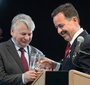 Wręczenie Nagrody Wolności im. Jana Karskiego Członkom KOR (Jacek Turczyk /PAP)