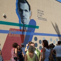 Uroczyste odsłonięcie muralu Jana Karskiego w Warszawie (10)