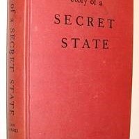 Oryginalne wydanie Tajnego państwa z 1944 r. (wydawnictwo Houghton Mifflin Company)