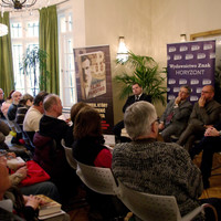 dziennikarze zebrani na konferencji (Fundacja Edukacyjna Jana Karskiego/Marta Mieszczanek)