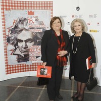 Pierwsza Dama RP Anna Komorowska z Elżbietą Penderecką, Prezes Zarządu Stowarzyszenia im. Ludwiga van Beethovena (Fot. Bruno Fidrych)