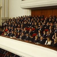 Wielkanocny Festiwal Ludwiga van Beethovena - koncert upamiętniający stulecie urodzin Jana Karskiego. W pierwszym rzędzie, pośrodku, Pierwsza Dama RP Anna Komorowska (Fot. Bruno Fidrych)