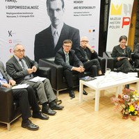 Panel led by Director of the Polish History Museum, Robert Kostro (in the middle) (Photo: Mateusz Gołąb)