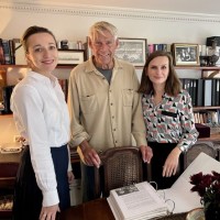 Prof. Peter Krogh hosting GLS participants at his house, pictured with JKEF-sponsored GLS participants, Sylwia Gregorczyk-Abram and Elżbieta Kossowska (Photo: Risdon Photography)