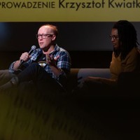 Clark Young, współtwórca sztuki opowiada o powstaniu spektaklu po drugim przedstawieniu w Warszawie. (Fot. Darek Senkowski)