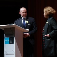 Mayor of the Śródmieście District, Aleksander Ferens, and the President of the Fundacja Edukacyjna Jana Karskiego Ewa Junczyk-Ziomecka  (Photo: Danuta Matloch)