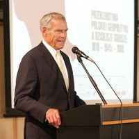 Gość specjalny - Prof. Peter F. Krogh - dziekan School of Foreign Service (1970 - 1995), Georgetown University (fot. Fundacja Edukacyjna Jana Karskiego/ Marcin Aniszewski)