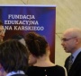 Dyrektor Dariusz Stola (z prawej) rozmawia z uczestnikami wydarzenia (Marcin Grzeniewski)