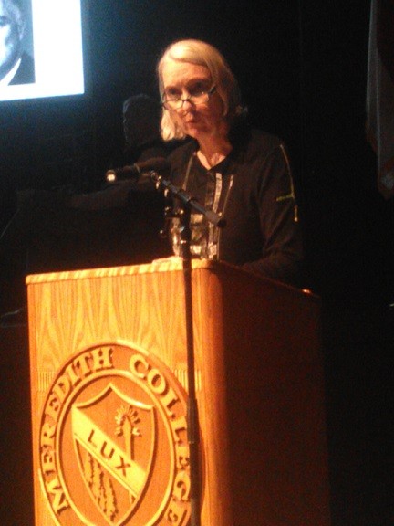Wanda Urbanska speaking about Jan Karski (photo: Karen Klaich)