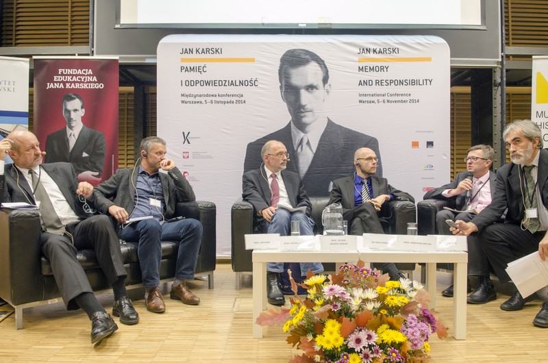 Mówcy i moderator IV Panelu; fot. Jarosław Zuzha