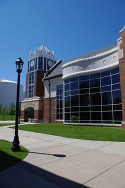 Lindenwood University, Spellman Center Lobby (Zdjęcie: www.lindenwood.edu)