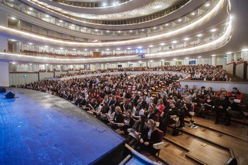 Gala Szkoły Dialogu w Teatrze Wielkim - Operze Narodowej (zdj. Forum Dialogu Między Narodami)