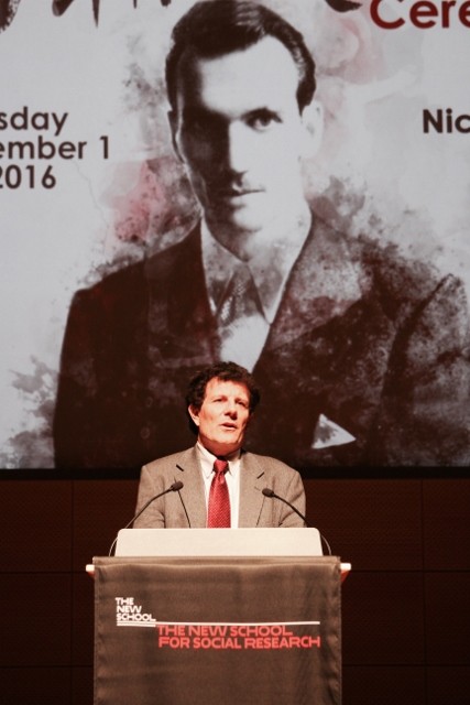 Nicholas Kristof speaking to the audience at The New School (Photo: Julian Voloj)
