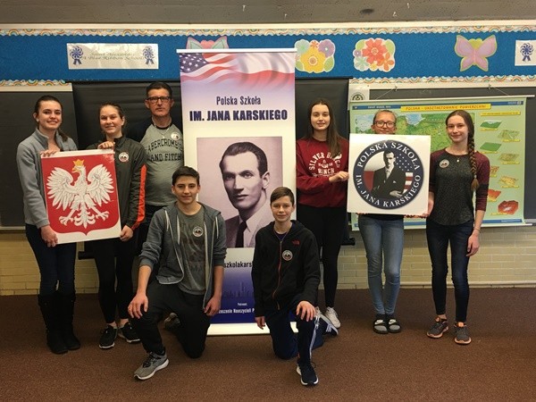 Students of the Jan Karski Polish School in Palos Heights, IL, celebrate Karski’s birthday. (Photo: Courtesy of Marek Adamczyk)