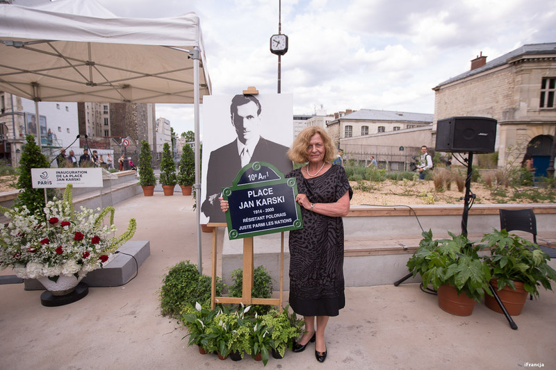 Ewa Junczyk-Ziomecka, President of Fundacja Edukacyjna Jana Karskiego in Warsaw, at the Jan Karski Square in Paris, France (Photo: Rafał Krawczyk)