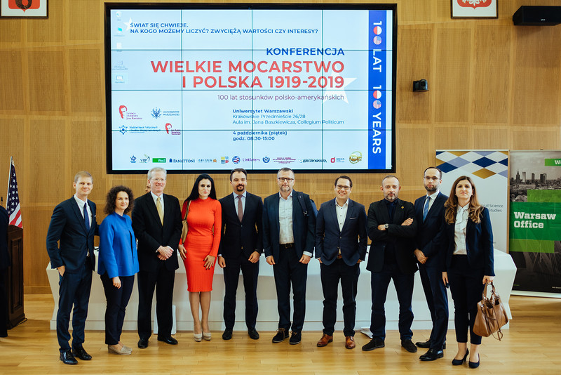 Georgetown Leadership Seminar alumni with its Director James P. Seevers at the conference The Great Power and Poland at the University of Warsaw on October 4, 2019 (Photo: Przemek Bereza)