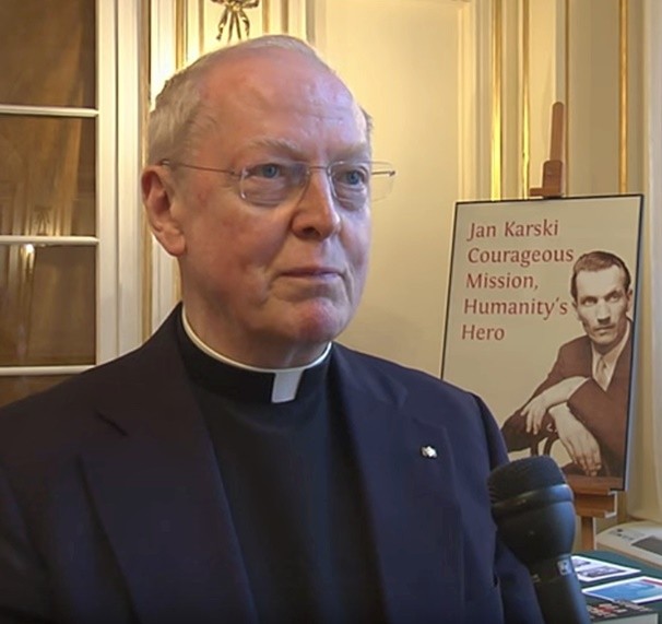 Father Leo J. O’Donovan speaking about Jan Karski at the inaugural dinner that kicked off the Jan Karski Centennial Campaign on May 31, 2011, at the Consulate of the Republic of Poland in New York, NY. (Photo: JKEF’s Archives)